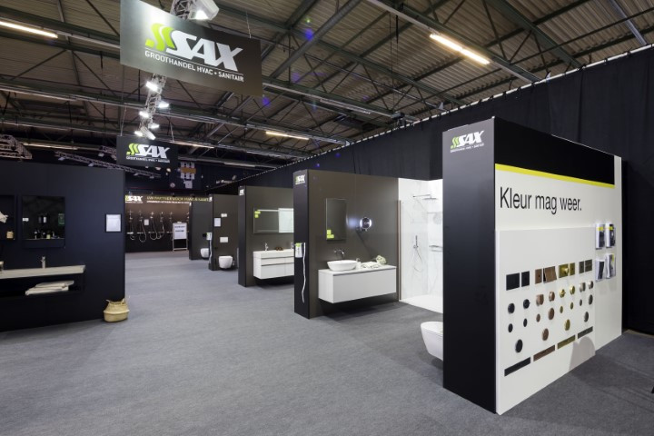 Sax Sanitair Voor Sax Sanitair realiseerde Travelexpo een stijlvolle beursstand tijdens de BIS Beurs. De stand combineerde een warme uitstraling met praktische productpresentaties en zorgde voor een optimale bezoekerservaring.