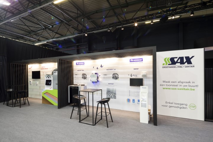 Sax Sanitair Voor Sax Sanitair realiseerde Travelexpo een stijlvolle beursstand tijdens de BIS Beurs. De stand combineerde een warme uitstraling met praktische productpresentaties en zorgde voor een optimale bezoekerservaring.