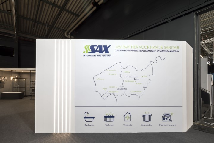 Sax Sanitair Voor Sax Sanitair realiseerde Travelexpo een stijlvolle beursstand tijdens de BIS Beurs. De stand combineerde een warme uitstraling met praktische productpresentaties en zorgde voor een optimale bezoekerservaring.