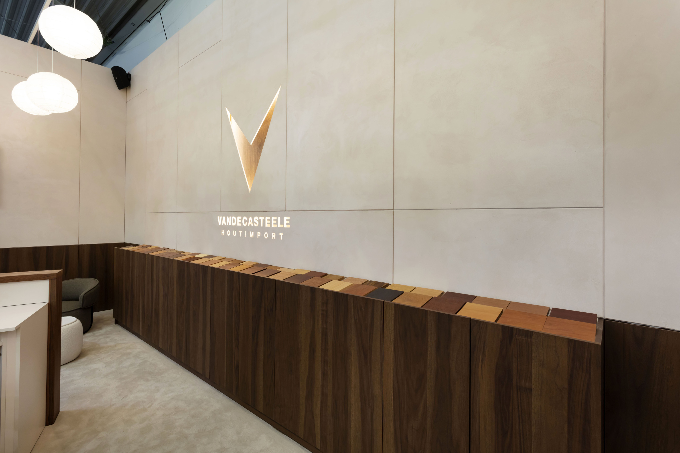 Vandecasteele Houtimport Voor Vandecasteele Houtimport bouwde Travelexpo een hoogwaardige beursstand tijdens Bau München. De focus lag op een moderne presentatie van houtproducten en materialen binnen een internationale vakbeursomgeving.