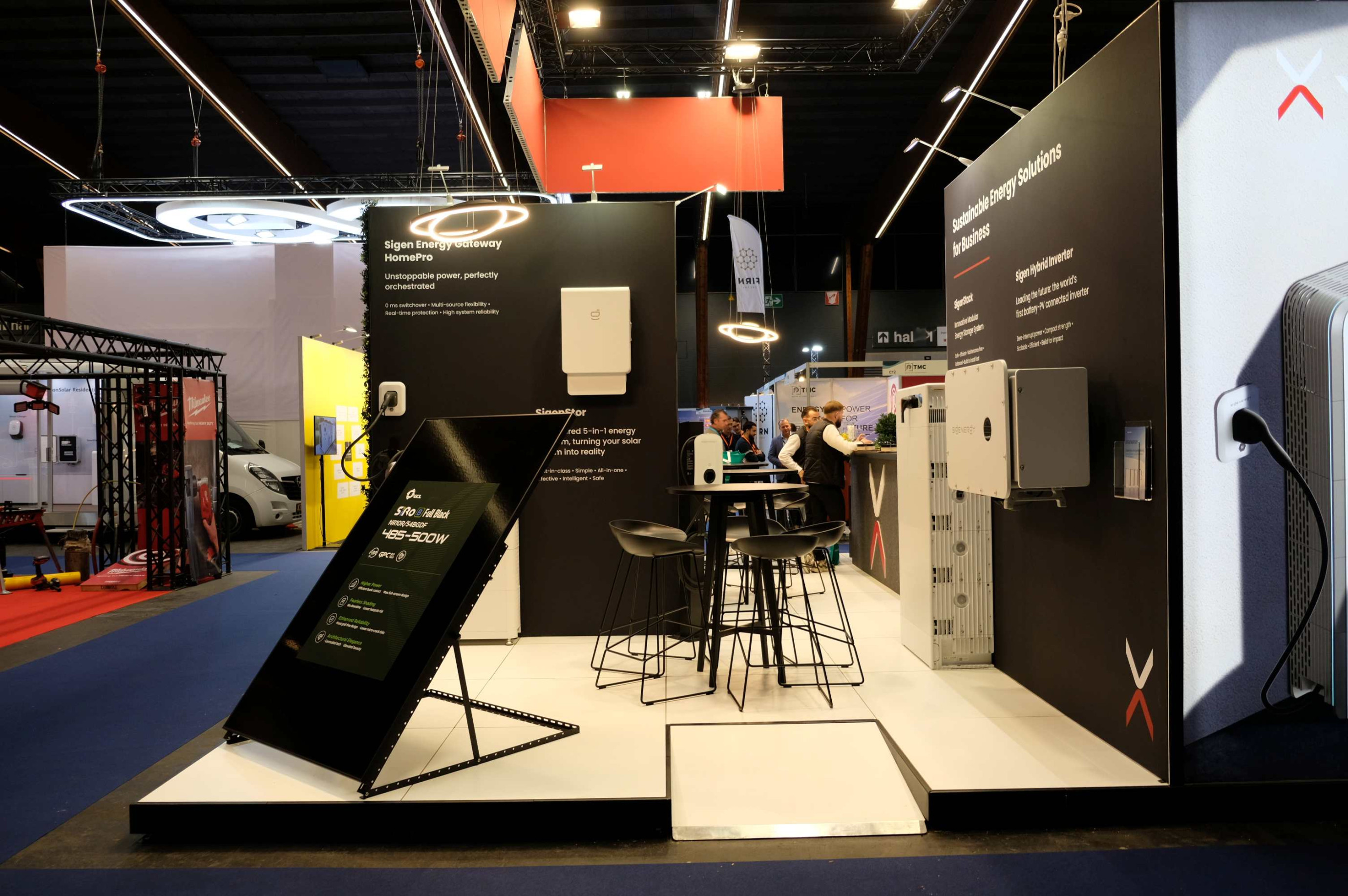 Voltixx Standenbouw voor Voltixx op Sustainable Solutions in Kortrijk<br /><br />Voor Voltixx realiseerden we de beursstand op Sustainable Solutions in Kortrijk. Een professionele beursstand die hun expertise in energie en duurzame oplossingen krachtig in de kijker zet.<br /><br />Van concept en ontwerp tot productie en opbouw: wij zorgden voor een stand die volledig aansluit bij de uitstraling van Voltixx.