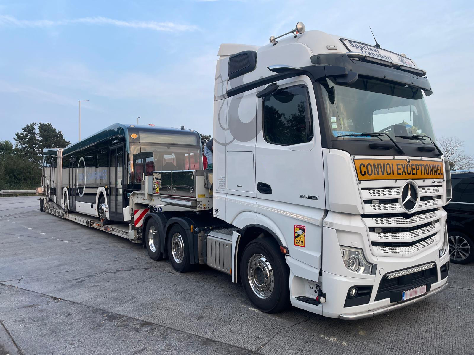 59bb6f2e-14b1-426f-9039-754a7e308fb5