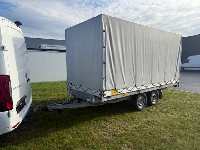 Hapert Aanhanger met huif