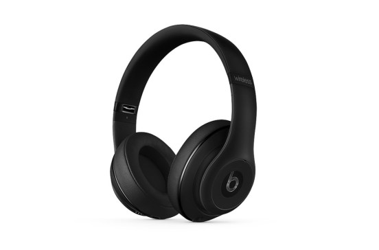 Beats-studio-wireless-black