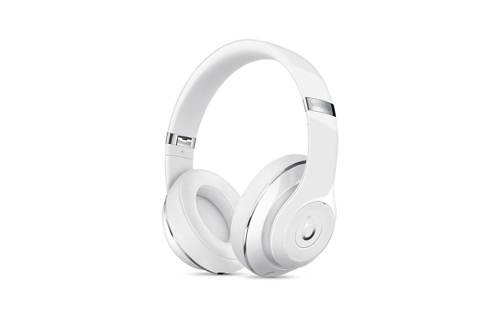 Beats-studio-wireless-whitegloss2